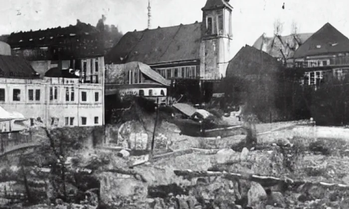 Kostel svaté Barbory (Valkeřice) – podzim