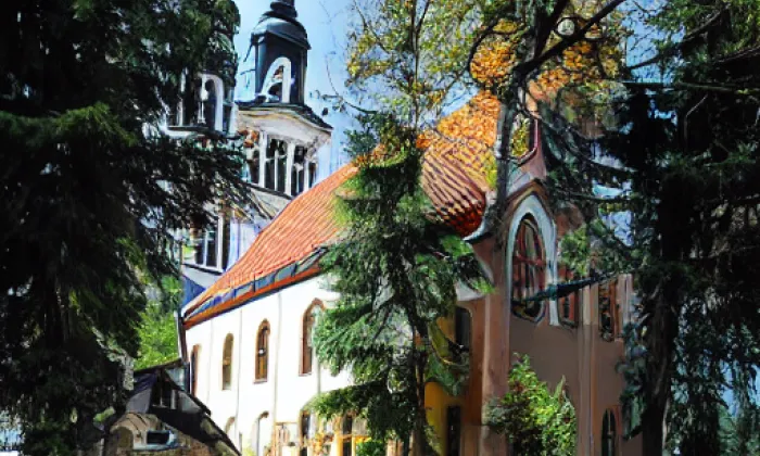 kostel svaté Kateřiny (Nové Město pod Smrkem) – zima