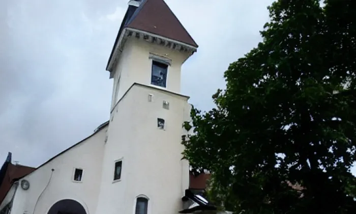 Kostel svaté Markéty (Ouběnice) – podzim