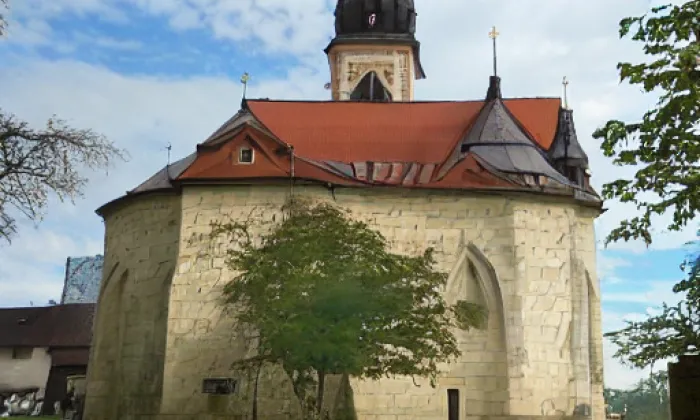 kostel svatých Andělů strážných (Stražisko) – léto