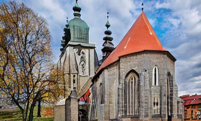 Kostel svatých Petra a Pavla v Mělníku – noc