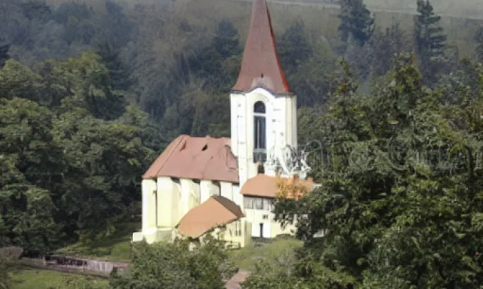 Kostel svatého Šimona a Judy (Bystřice) – spring