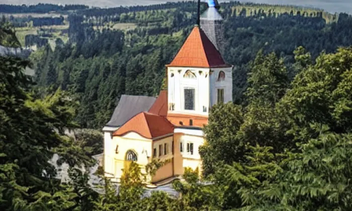 Kostel svatého Šimona a Judy (Bystřice) – winter