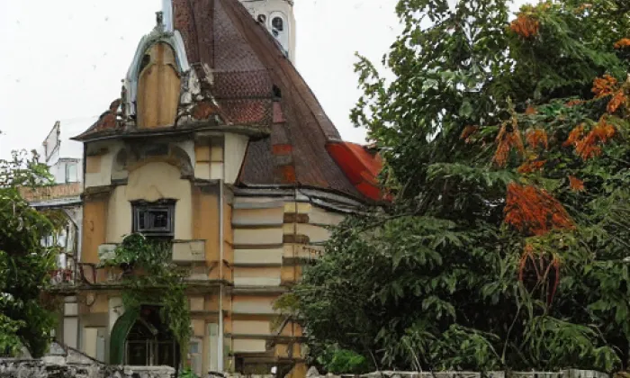 Kostel svatého Šimona a Judy (Vlčí Pole) – jaro