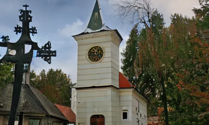 kostel svatého Antonína – autumn