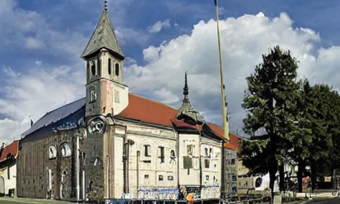 Kostel svatého Apolináře (Modlany) – iluminace