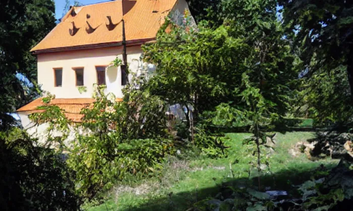 kostel svatého Archanděla Michaela (Valy) – podzim