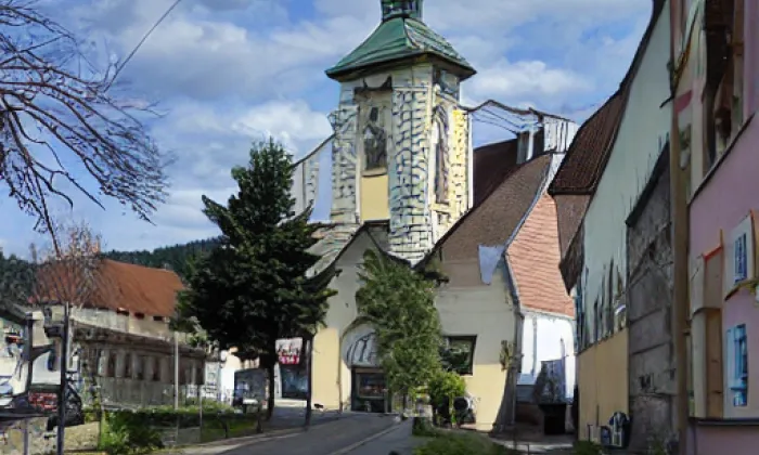 Kostel svatého Bartoloměje (Libčice nad Vltavou) – autumn