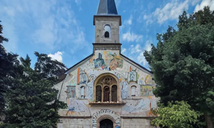 Kostel svatého Františka z Assisi v Podmoklech – noc