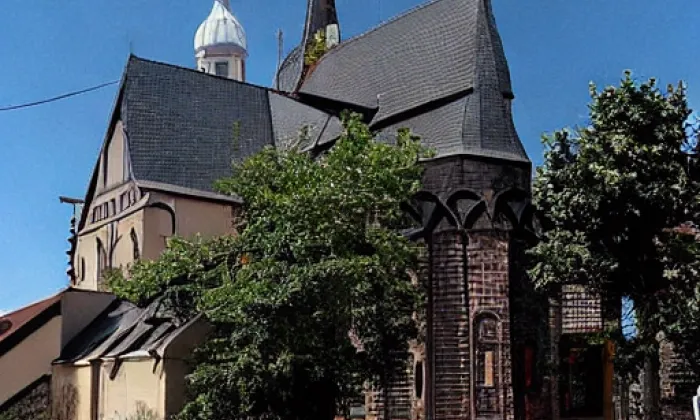 Kostel svatého Gotharda (Slaný) – jaro