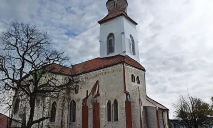 kostel svatého Gotharda v Krupé – podzim