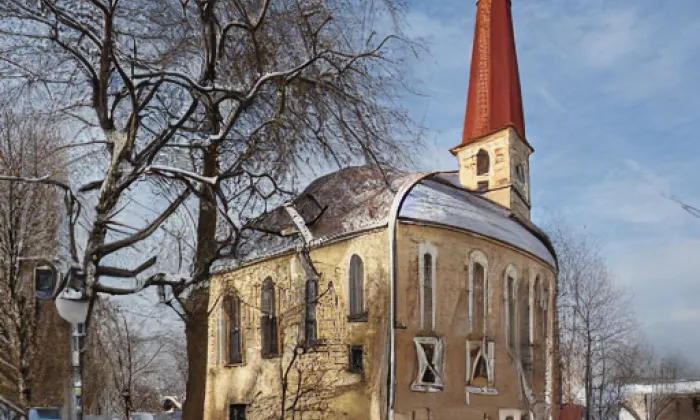 kostel svatého Jakuba (Chroustovice) – jaro