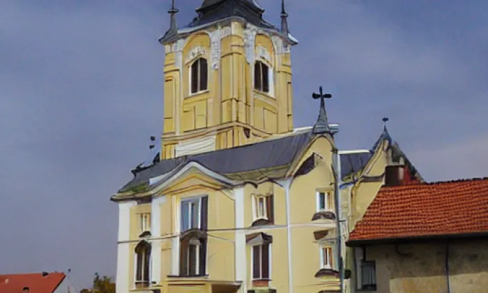 Kostel svatého Jakuba (Hvězdlice) – podzim