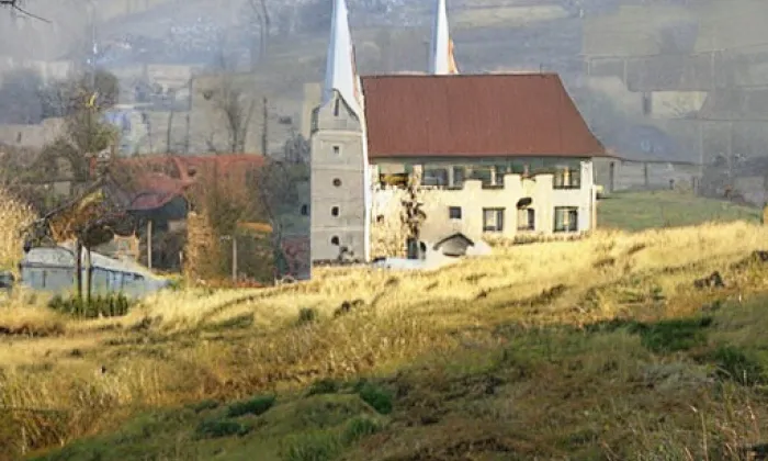 Kostel svatého Jakuba Většího (Želenice) – autumn