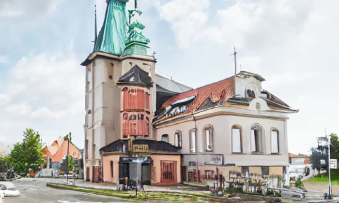 Kostel svatého Jakuba Většího (Červený Kostelec) – podzim
