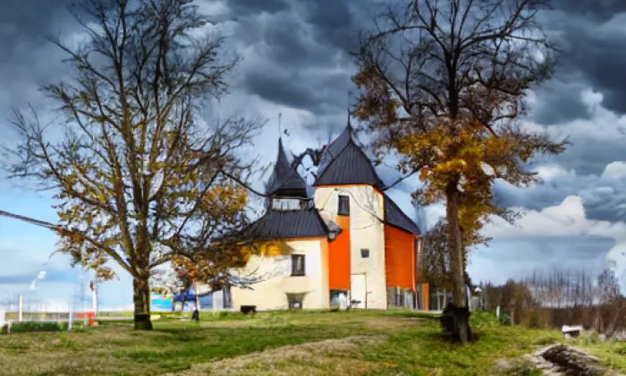 kostel svatého Jakuba Většího (Mezilesí) – autumn