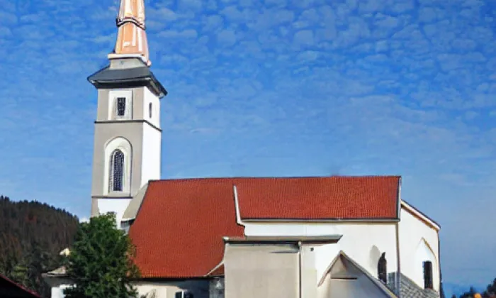 kostel svatého Jakuba Většího (Olbramovice) – podzim