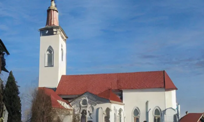 kostel svatého Jakuba Většího (Olbramovice) – léto