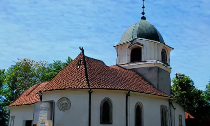 Kostel svatého Jakuba Většího (Popovice) – summer