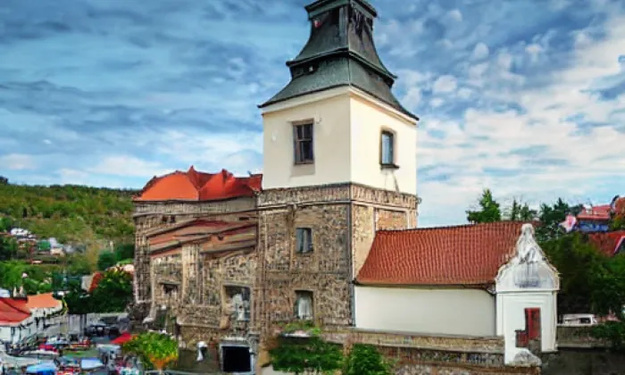 Kostel svatého Jakuba Většího ve Stříbrné Skalici – léto