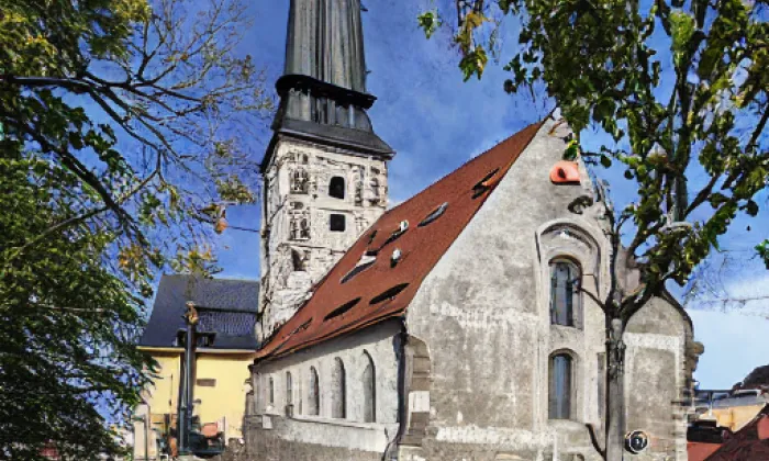 Kostel svatého Jana Křtitele (Turnov) – jaro