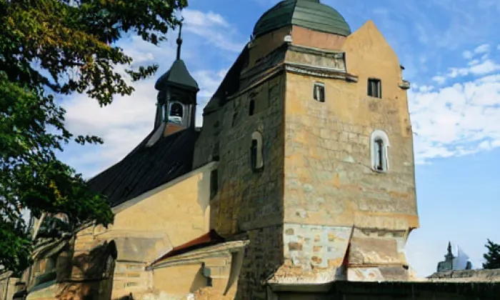 Kostel svatého Jiří (Lubojaty) – léto