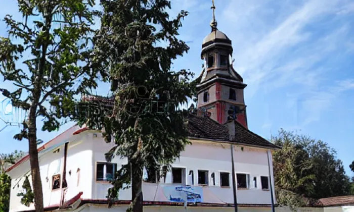 Kostel svatého Josefa (Veliš) – autumn