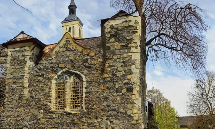 Kostel svatého Kříže (Ronov nad Doubravou) – autumn