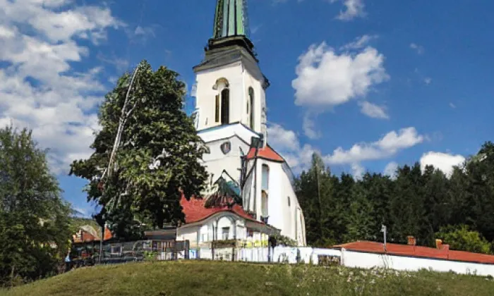 Kostel svatého Klementa (Lštění) – jaro