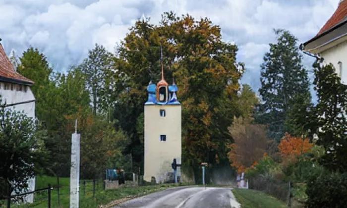 Kostel svatého Linharta (Citov) – autumn