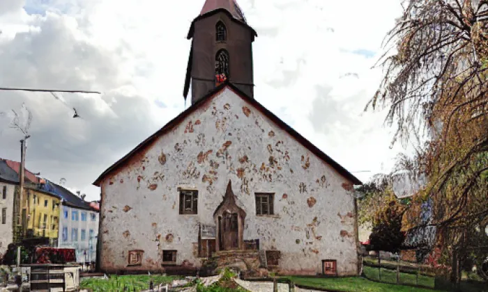 Kostel svatého Michaela (Nová Role) – podzim