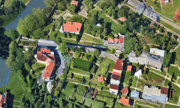 Kostel svatého Michaela archanděla (Michalovice) – autumn