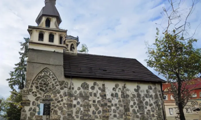 Kostel svatého Mikuláše (Žlutice) – podzim