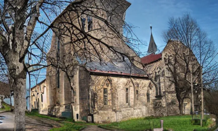 Kostel svatého Mikuláše (Běsno) – autumn