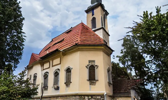 Kostel svatého Mikuláše (Jince) – autumn