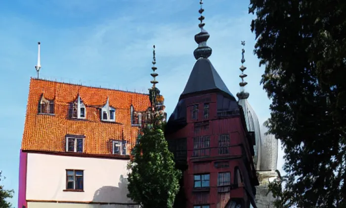 Kostel svatého Mikuláše (Lnáře) – jaro