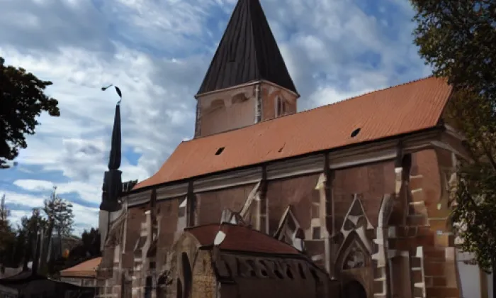 Kostel svatého Mikuláše (Mníšek) – léto
