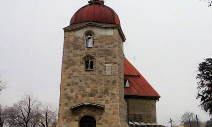 Kostel svatého Mikuláše (Praskolesy) – léto