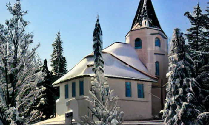 Kostel svatého Mikuláše (Sebranice) – zima