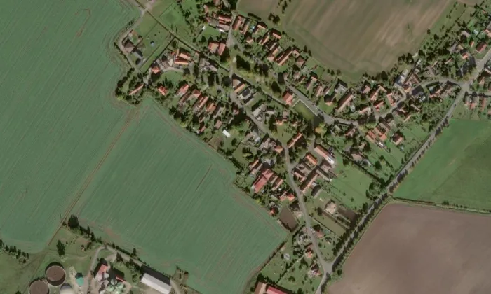 Kostel svatého Mikuláše (Svatý Mikuláš, okres Kutná Hora) – letecký pohled