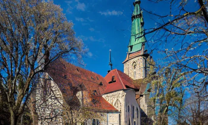 kostel svatého Mikuláše v Praze-Vršovicích – summer