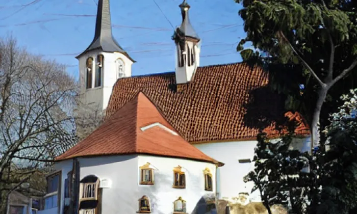 Kostel svatého Petra a Pavla (Nebovidy) – autumn