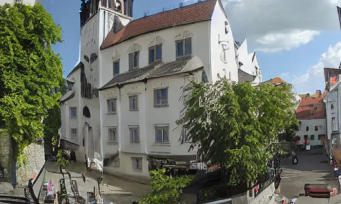 Kostel svatého Petra a Pavla (Semily) – podzim