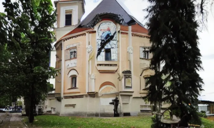 Kostel svatého Petra a Pavla (Slapy) – autumn