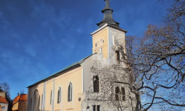 kostel svatého Petra a Pavla (Velký Újezd) – summer