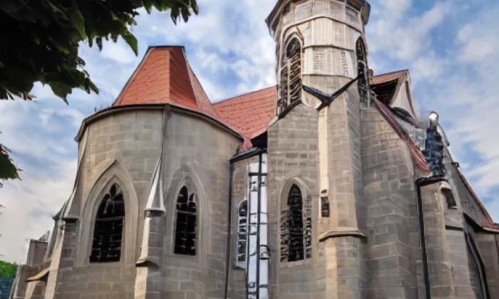 kostel svatého Petra a Pavla v Kralovicích – summer