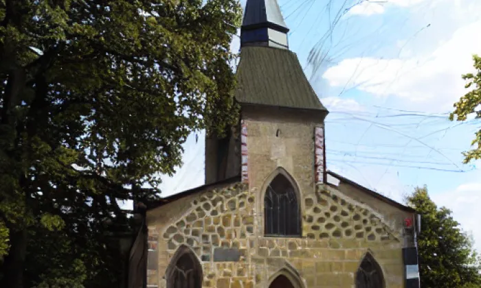 Kostel svatého Prokopa (Mutějovice) – podzim