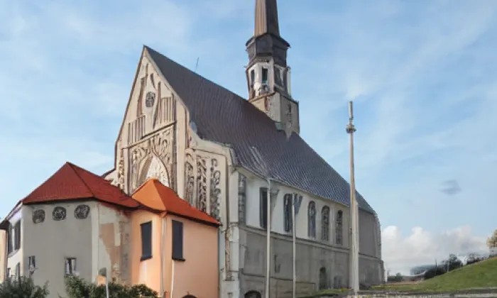 Kostel svatého Prokopa s farou – autumn