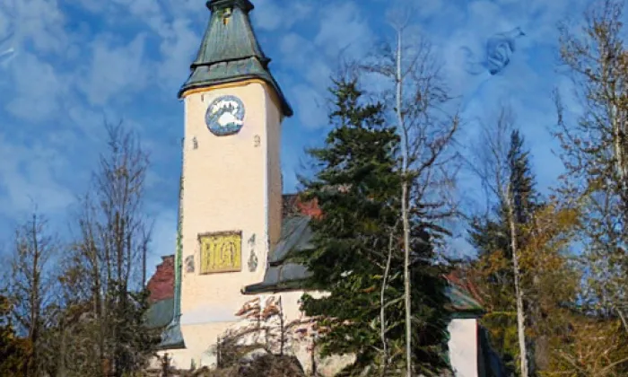 Kostel svatého Stanislava (Hynčina) – jaro