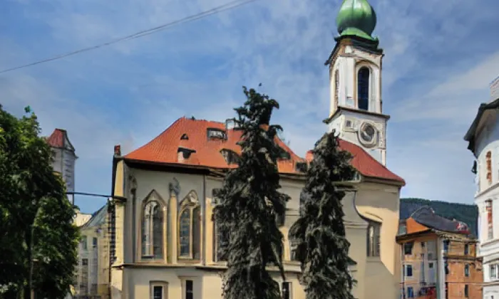 Kostel svatého Václava (Želenice) – léto